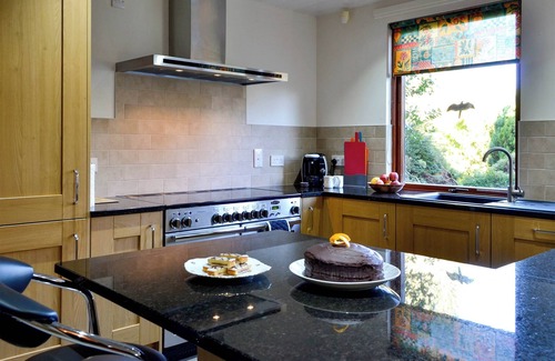 Murthly Cottage | 3 bedroom accommodation in Rattray, near Blairgowrie