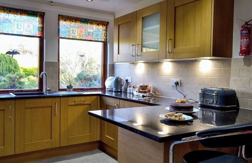 Murthly Cottage | 3 bedroom accommodation in Rattray, near Blairgowrie