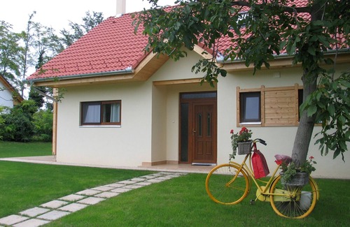 Szolad Villa | 3 bedroom accommodation in Szólád