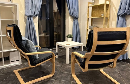 Bramcote House | 3 Bedroom Annex with Ensuites, free parking and large living space