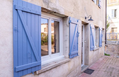 Paray-le-Monial Apartment | 3-bedroom apartment in Paray-le-Monial with AC, WiFi ,SPA and private parking