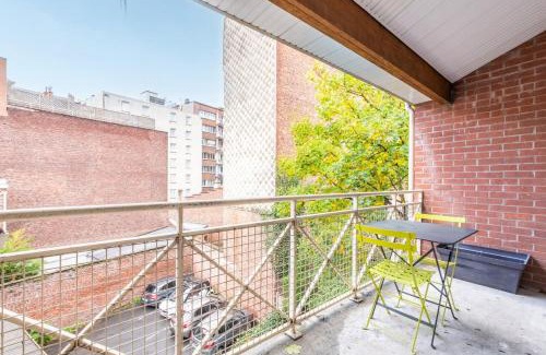 La Madeleine Apartment | 3 bedroom apartment with parking & balconies