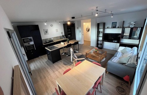 Republique - Les Ponts Apartment | 3-bedroom apartment with spacious balcony