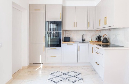 Cacilhas Apartment | 3-bedroom Apt with Private Patio in Cacilhas!