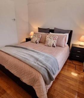 Montello Apartment | 3 bedroom Art Deco home with modern features