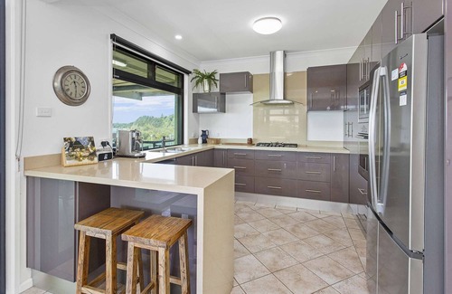 Kiama Downs House | 3 bedroom beachfront property - Stunning Ocean views - direct access to beach