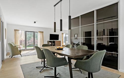 Langemark Apartment | 3 Bedroom Beautiful Apartment In Samsø