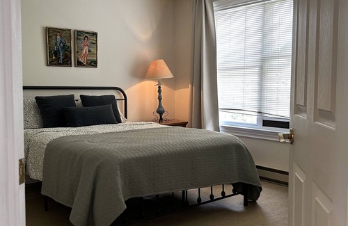 Lac-Brome House | 3 bedroom beautiful condo with Pool/lake/tennis courts access
