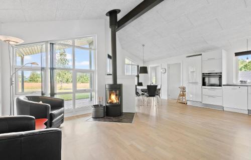 Hovborg House | 3 Bedroom Beautiful Home In Hovborg