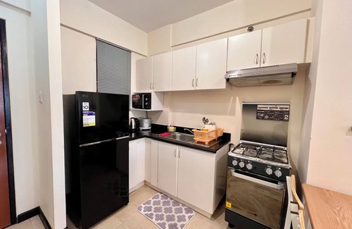 Poblacion District Condo | 3-bedroom Condo with Balcony in beautiful Davao City with AC