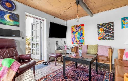 Bjerge House | 3 Bedroom Cozy Home In Store Fuglede