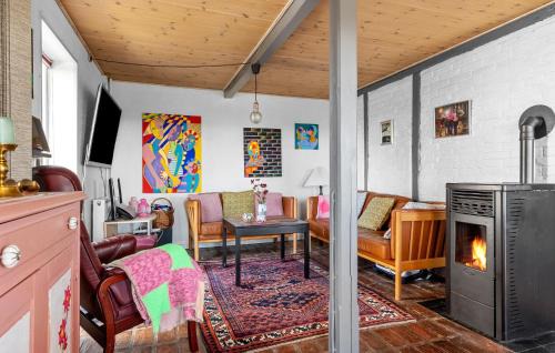 Bjerge House | 3 Bedroom Cozy Home In Store Fuglede