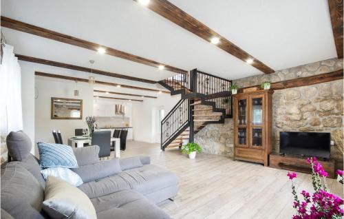 Citluk House | 3 Bedroom Cozy Home In Hrvace