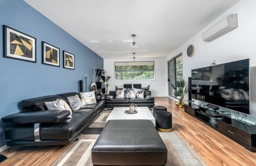 Phillip Apartment | 3 Bedroom Delight Phillip - With Pool & Gym