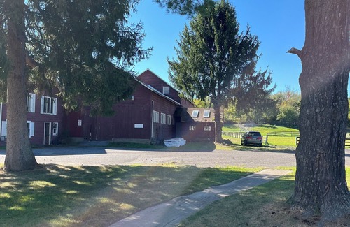 Wappingers Falls Apartment | 3-bedroom family-friendly guesthouse with WiFi, AC in lovely Wappingers Falls
