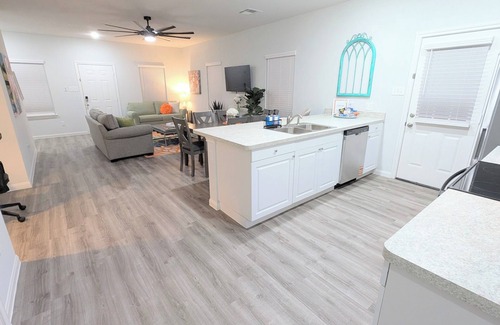 Kendleton House | 3 bedroom - Fully stocked - Sleeps 8 - in Kendleton