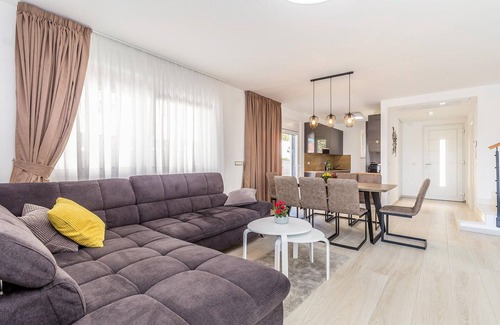 Linardici House | 3 bedroom gorgeous home in Linardici