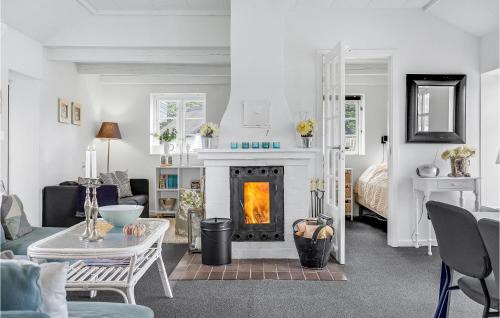Lyngsbæk Strand House | 3 Bedroom Gorgeous Home In Ebeltoft