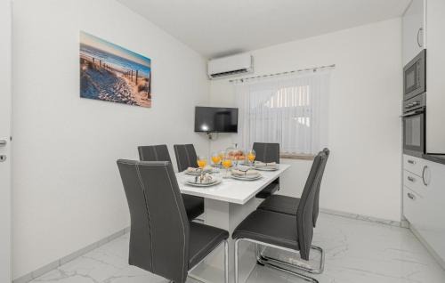 Prolozac House | 3 Bedroom Gorgeous Home In Sumet