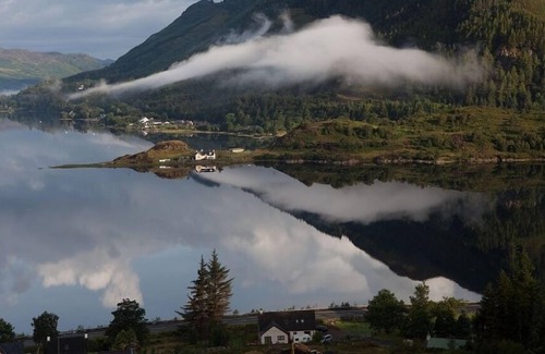 Invershiel Cottage | 3-bedroom Highland Cottage with panoramic views across mountains and Loch Duich