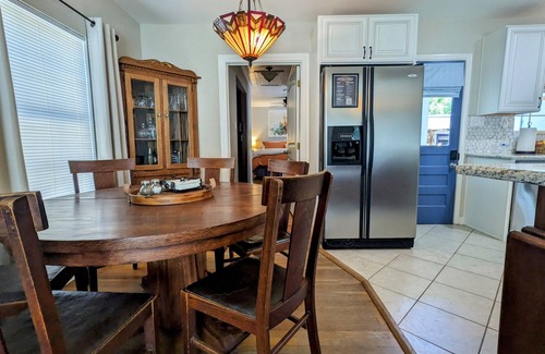 San Antonio House | 3 Bedroom Home in Historic Deco District - Minutes from Downtown