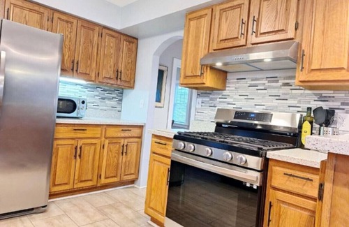 North East House | 3 Bedroom Home in Town