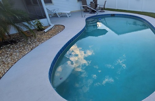 Oviedo House | 3-bedroom home with pool near theme parks and UCF
