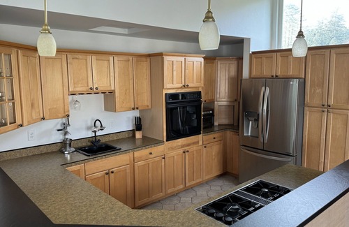 Warrenton House | 3 bedroom house 3 miles from Fort Stevens State Park and 9 miles from Astoria.
