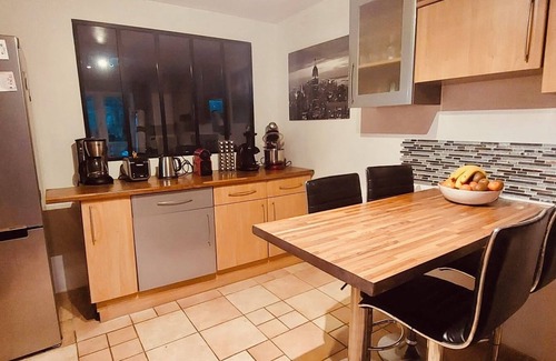 Mondeville House | 3 bedroom house, gym, jacuzzi and garden