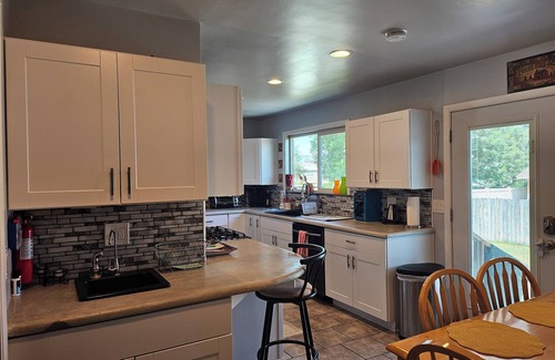 Billings House | 3-bedroom house in awesome Billings with AC, fitness room