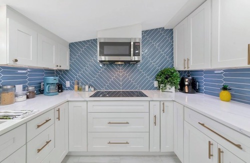 Bayshore Gardens House | 3-bedroom house in charming Bradenton minutes frm Sarasota and Bradenton beaches