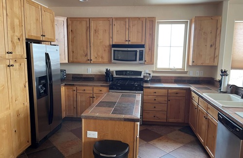 Gypsum House | 3-bedroom house in cool Gypsum with WiFi, AC. Enjoy your stay