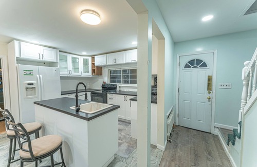 Dix Hills House | 3-bedroom house in enchanting Dix Hills with bonus room, WiFi, AC