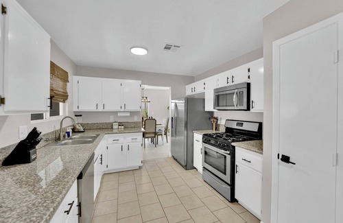 Sunrise Manor House | 3-bedroom house in fabulous Las Vegas with AC, WiFi