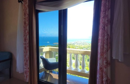 Estate Dorothea House | 3-bedroom house in fabulous St Thomas with AC, WiFi. Enjoy your stay