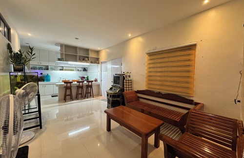 Sariaya House | 3-bedroom house With Airconditioner Sariaya Quezon Transient House