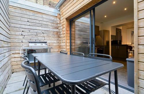 Tourcoing House | 3 bedroom house with courtyard, near metro