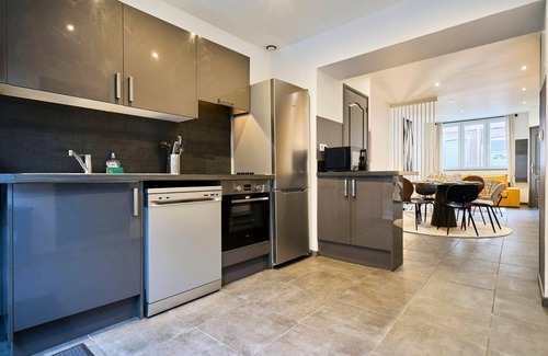 Tourcoing House | 3 bedroom house with courtyard, near metro