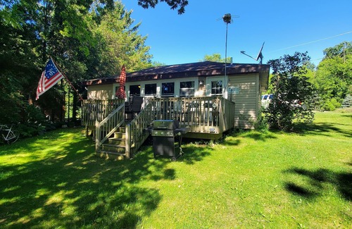 Campbellsport Cottage | 3-bedroom lake cottage in the Kettle Moraine State Forest