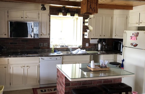 Manchester House | 3 Bedroom Lake House on Lake Delhi with 2.5 Bathrooms
