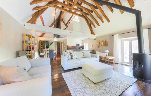 Ocquerre Apartment | 3 Bedroom Lovely Apartment In Ocquerre