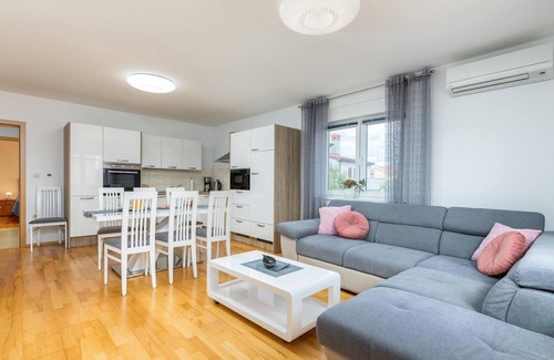 Valbandon Apartment | 3 bedroom nice apartment in Valbandon