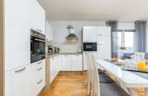 Valbandon Apartment | 3 bedroom nice apartment in Valbandon