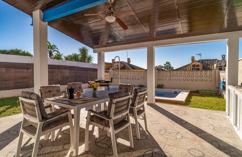 Salteras House | 3 bedroom nice home in Salteras