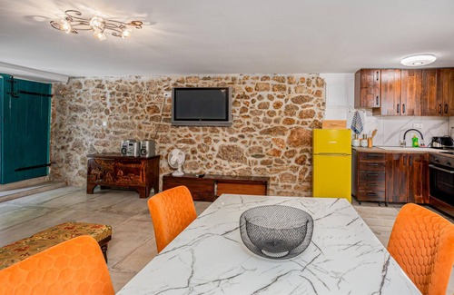 Karlobag House | 3 bedroom nice home in Karlobag
