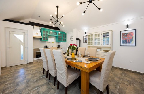 Citluk House | 3 bedroom nice home in Lucane