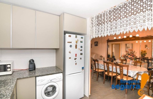 Comarruga Apartment | 3 bedroom penthouse, with communal pool and parking, 500m from the beach.