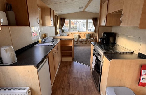 Towyn Ski Chalet | 3 bedroom, pet friendly, Lyons Winkups, Towyn