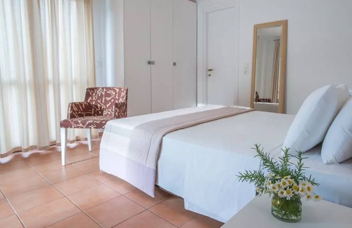 Ieromonachos Hotel | 3 Bedroom Pool Suite Sea View