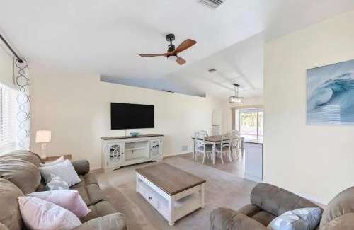 Englewood House | 3-Bedroom Private Pool